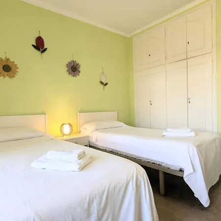 Bajo Con Jardin Cerca De La Playa By Host&joy